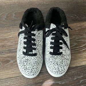 RAMPAGE Zebra Print Slippers
